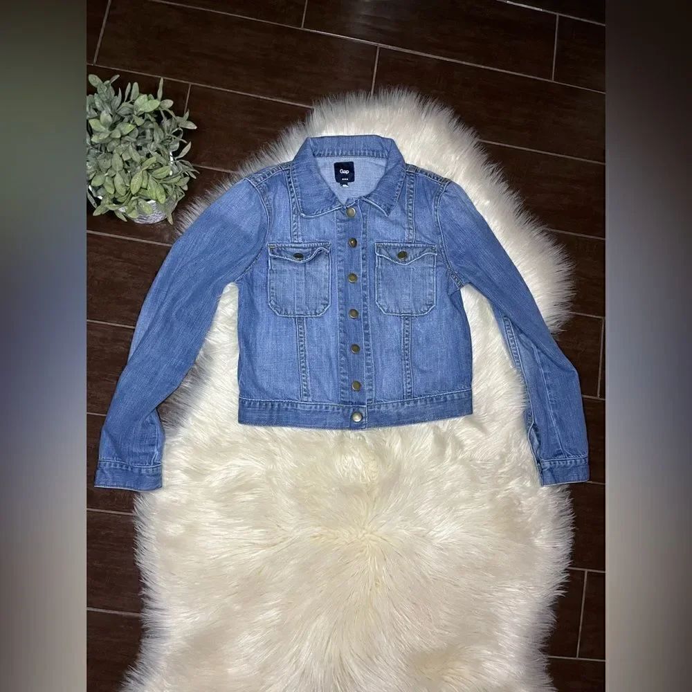 Old Navy denim jacket sz medium